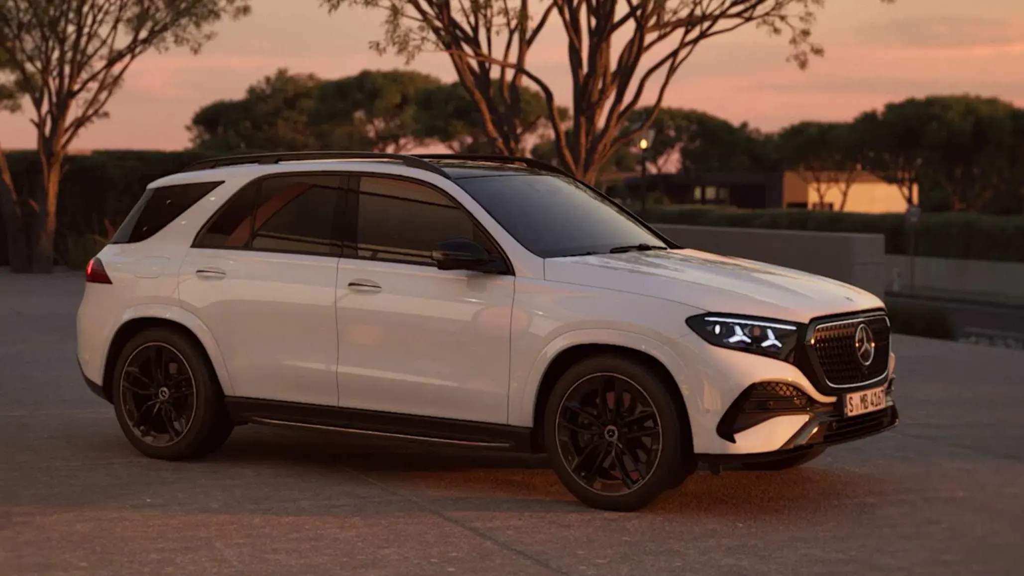 <h1>Новий GLE SUV</h1>