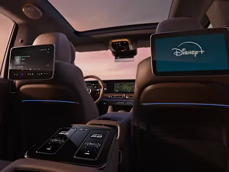 Mercedes-Benz Новий GLS Висококласна розважальна система MBUX у задній частині салону